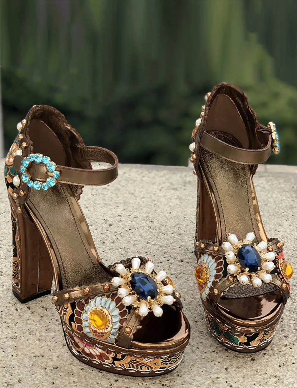 SPANISH MAGIC Block-Heel Sandals